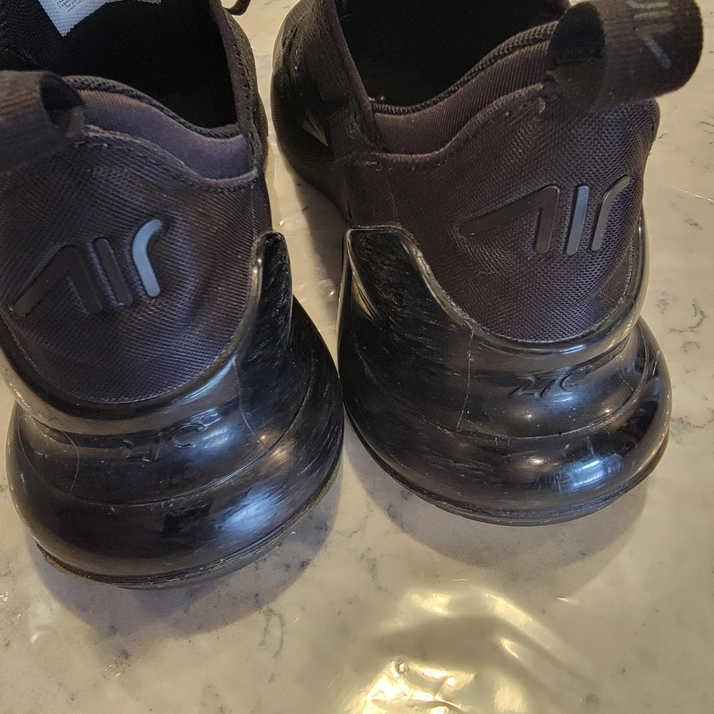 Nike Air Max 270 Mens 11.5 Triple Black Running Shoes Sneakers AH8050-005 - Picture 5 of 16